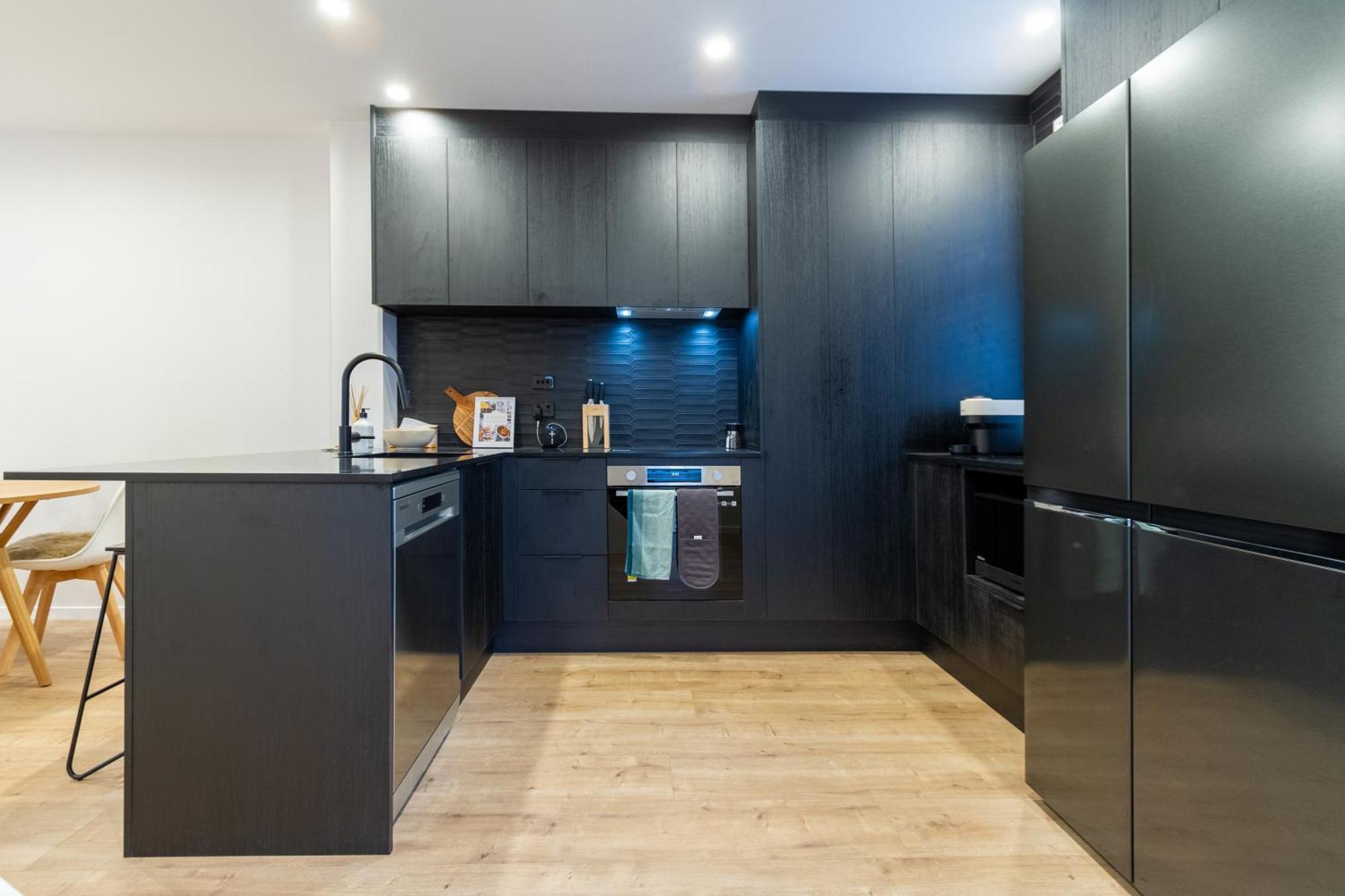 Stylish 3 Bedroom Home In Prime City With Garage Крайстчърч Екстериор снимка